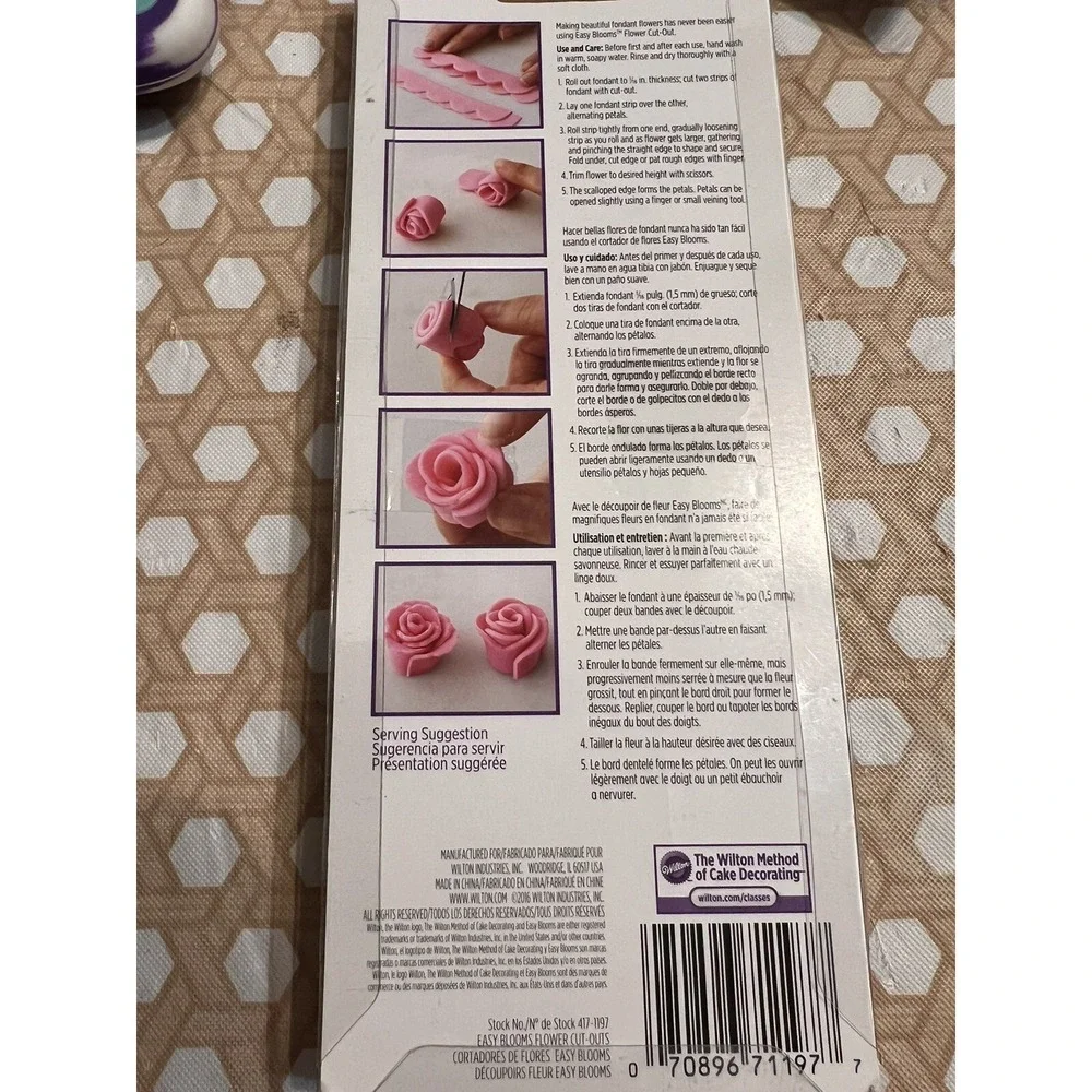 Wilton EASY BLOOMS  FLOWER & BORDERS‎ CUT-OUT Plastic  Rose